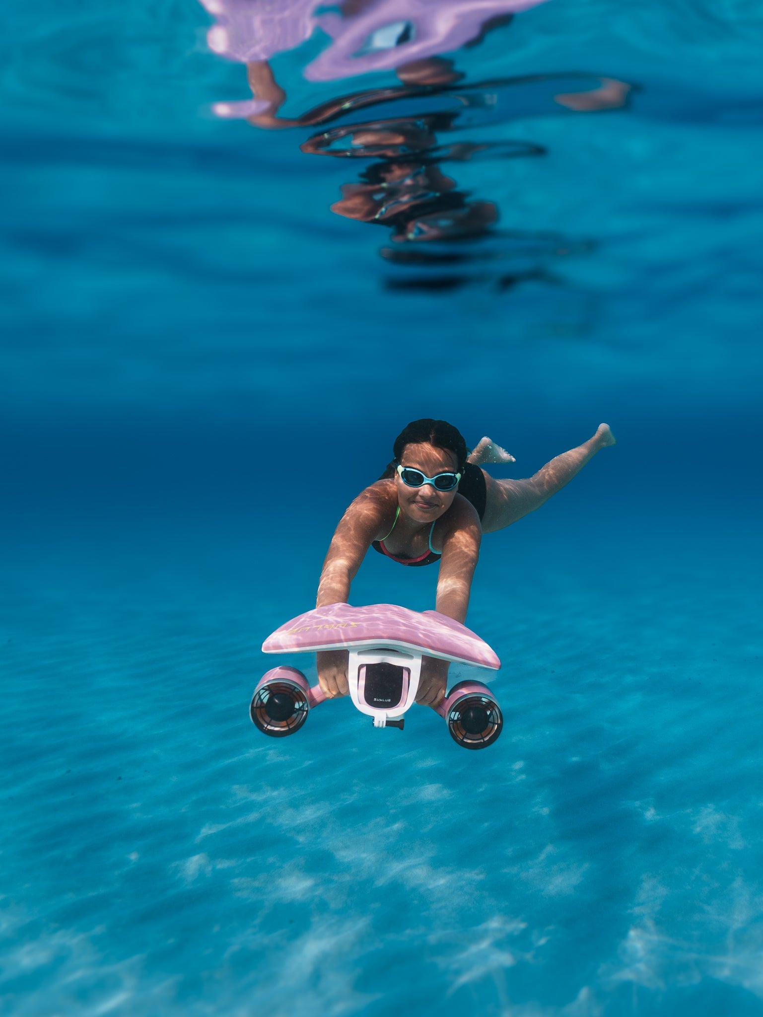 Underwater Fun With This Underwater Scooter
