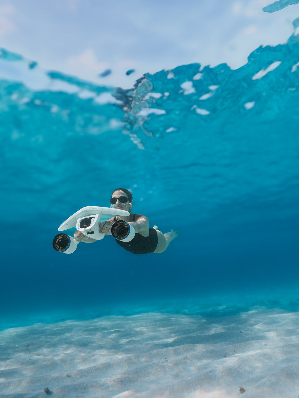 Underwater Fun With This Underwater Scooter