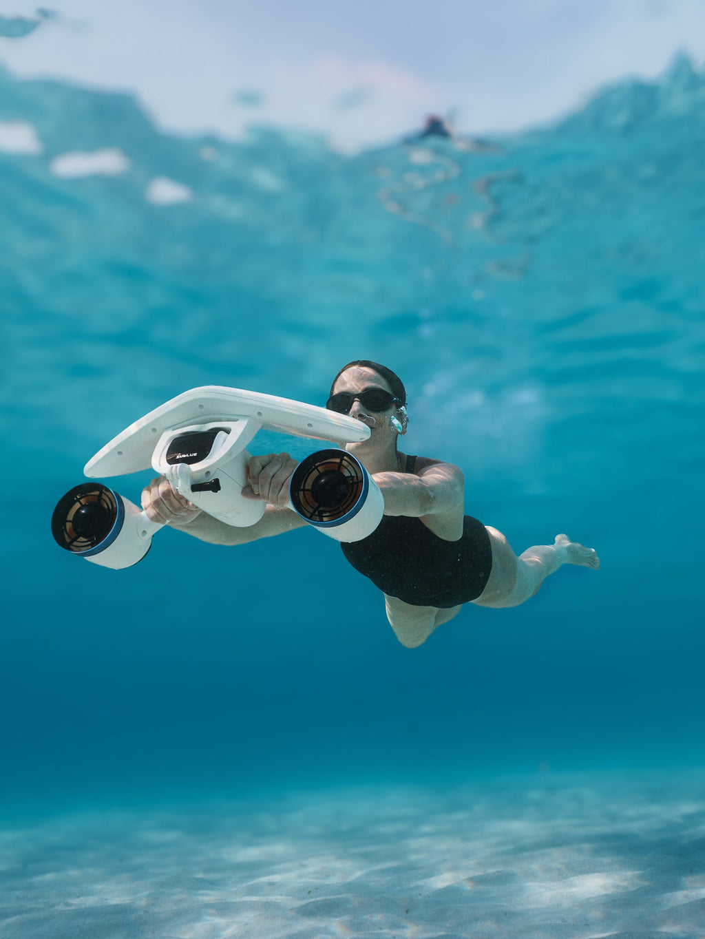Underwater Fun With This Underwater Scooter