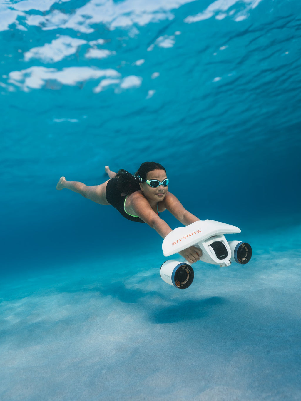 Underwater Fun With This Underwater Scooter