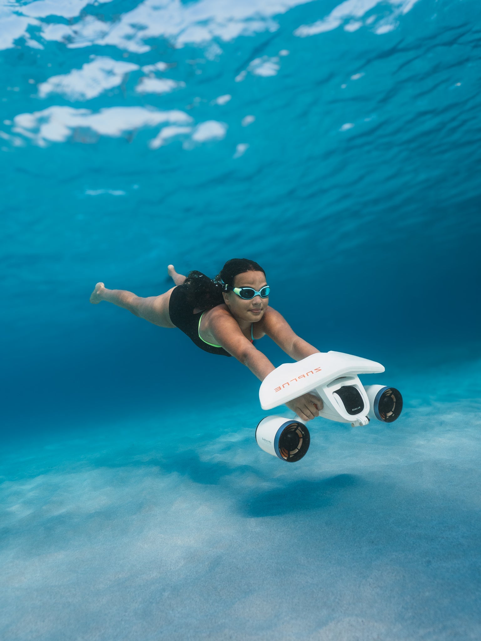 Underwater Fun With This Underwater Scooter