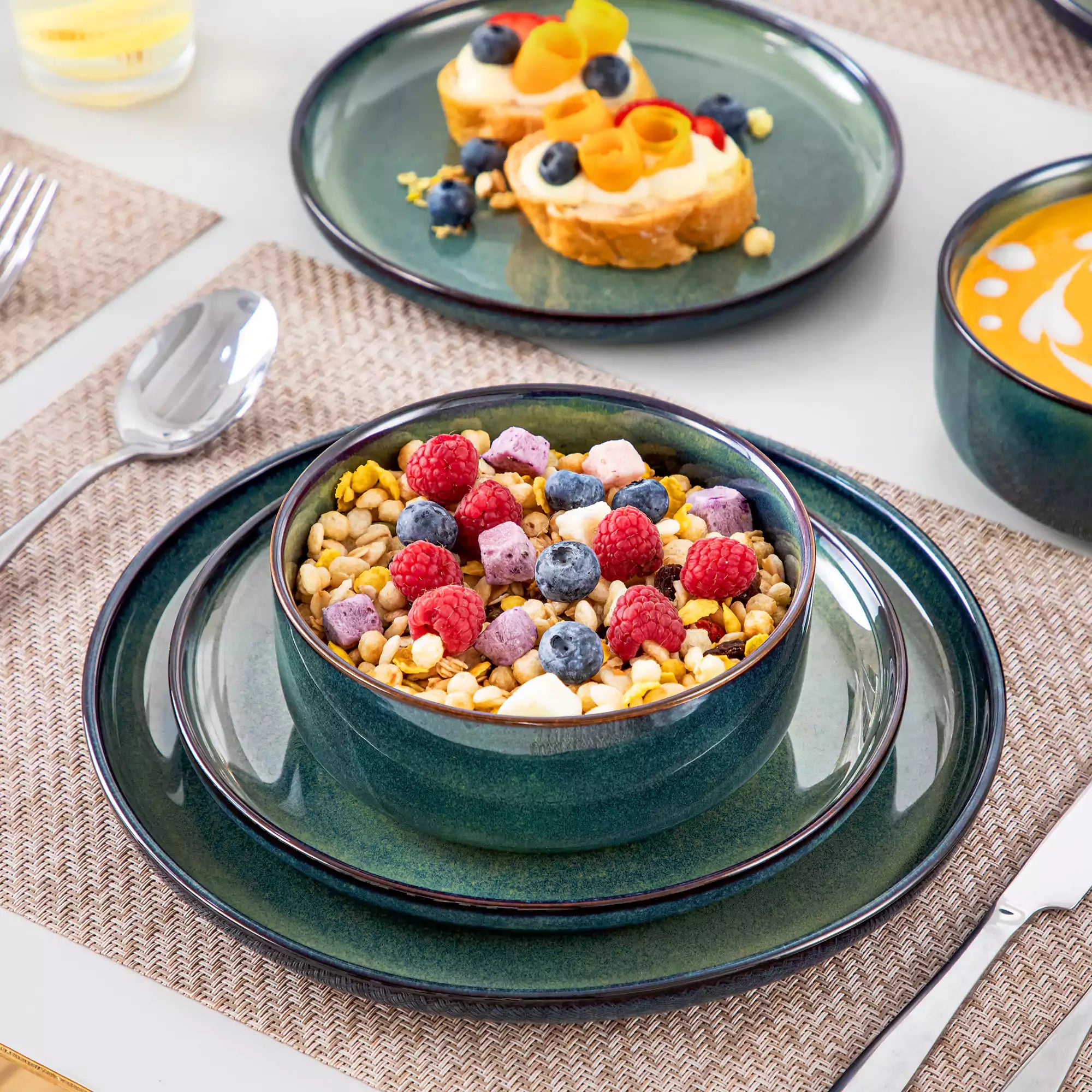 Starry Lipped-Edge 12 Piece Dinnerware Set