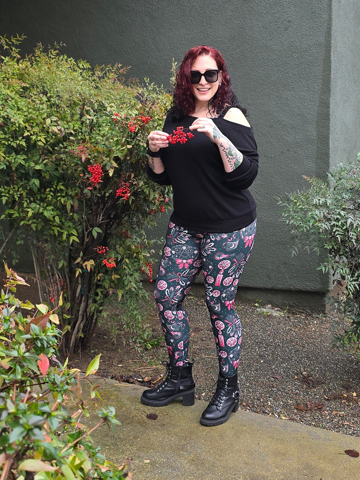 A Gothic Yule Semi-Exclusive Leggings - High-quality Handcrafted Vibrant